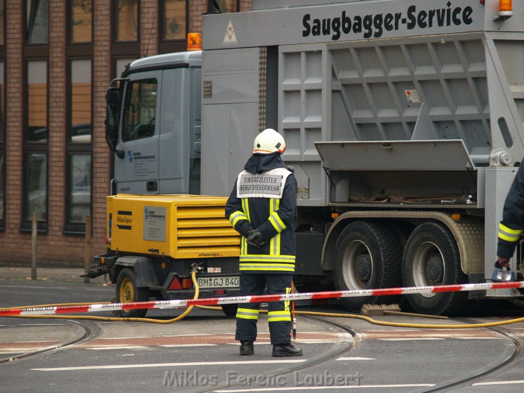 Gasaustritt Koeln Mitte Hahnenstr    P044.JPG